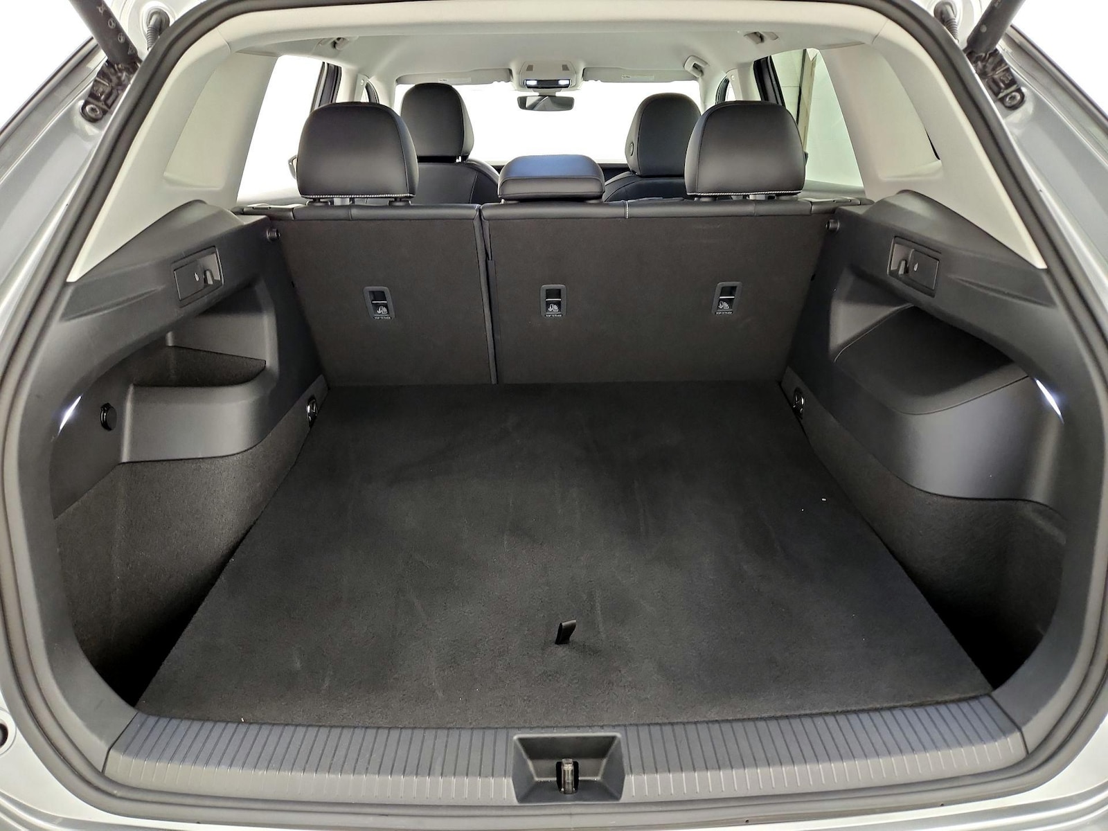 2026 Volkswagen Tiguan SE - Photo 21
