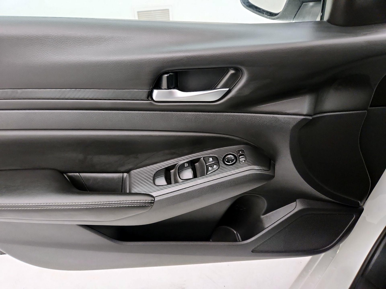 2025 Nissan Altima SV - Photo 13