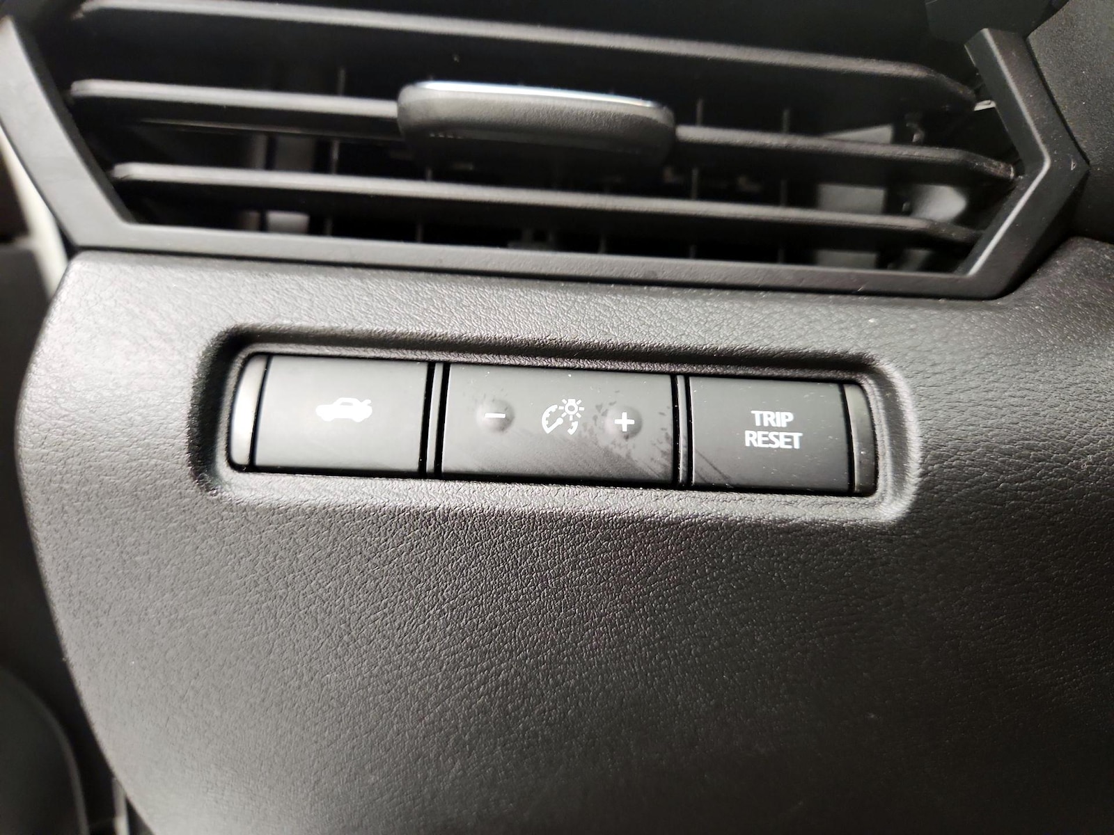 2025 Nissan Altima SV - Photo 14