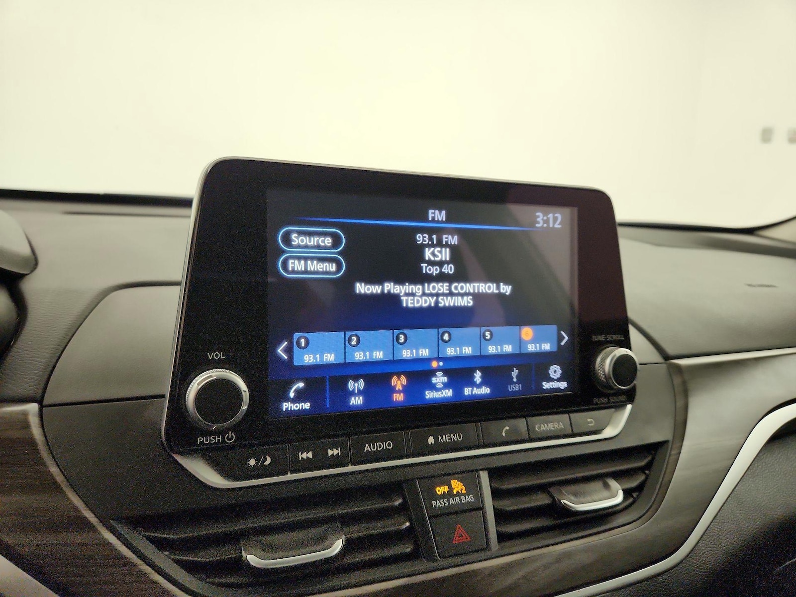 2025 Nissan Altima SV - Photo 16
