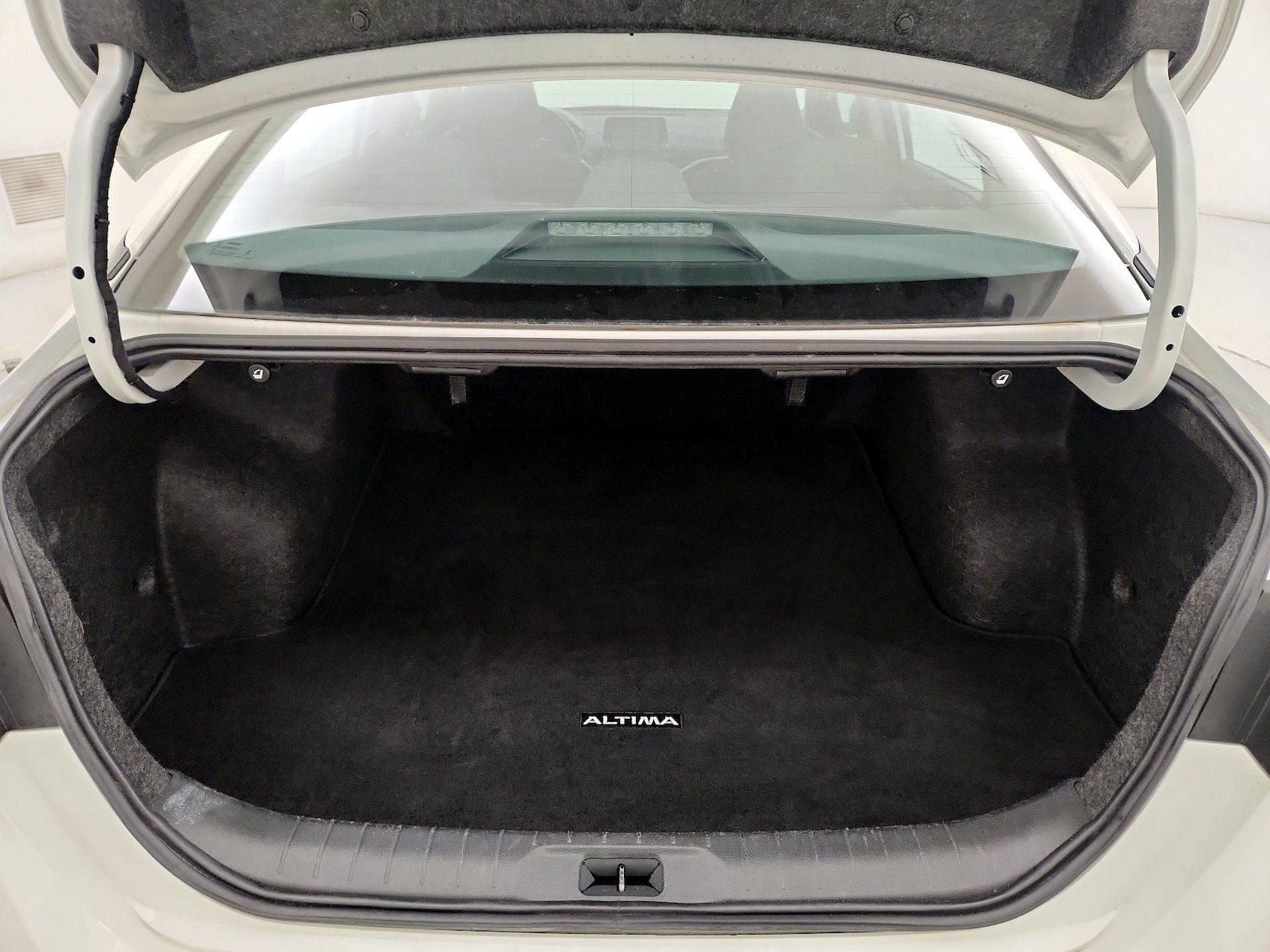 2025 Nissan Altima SV - Photo 21