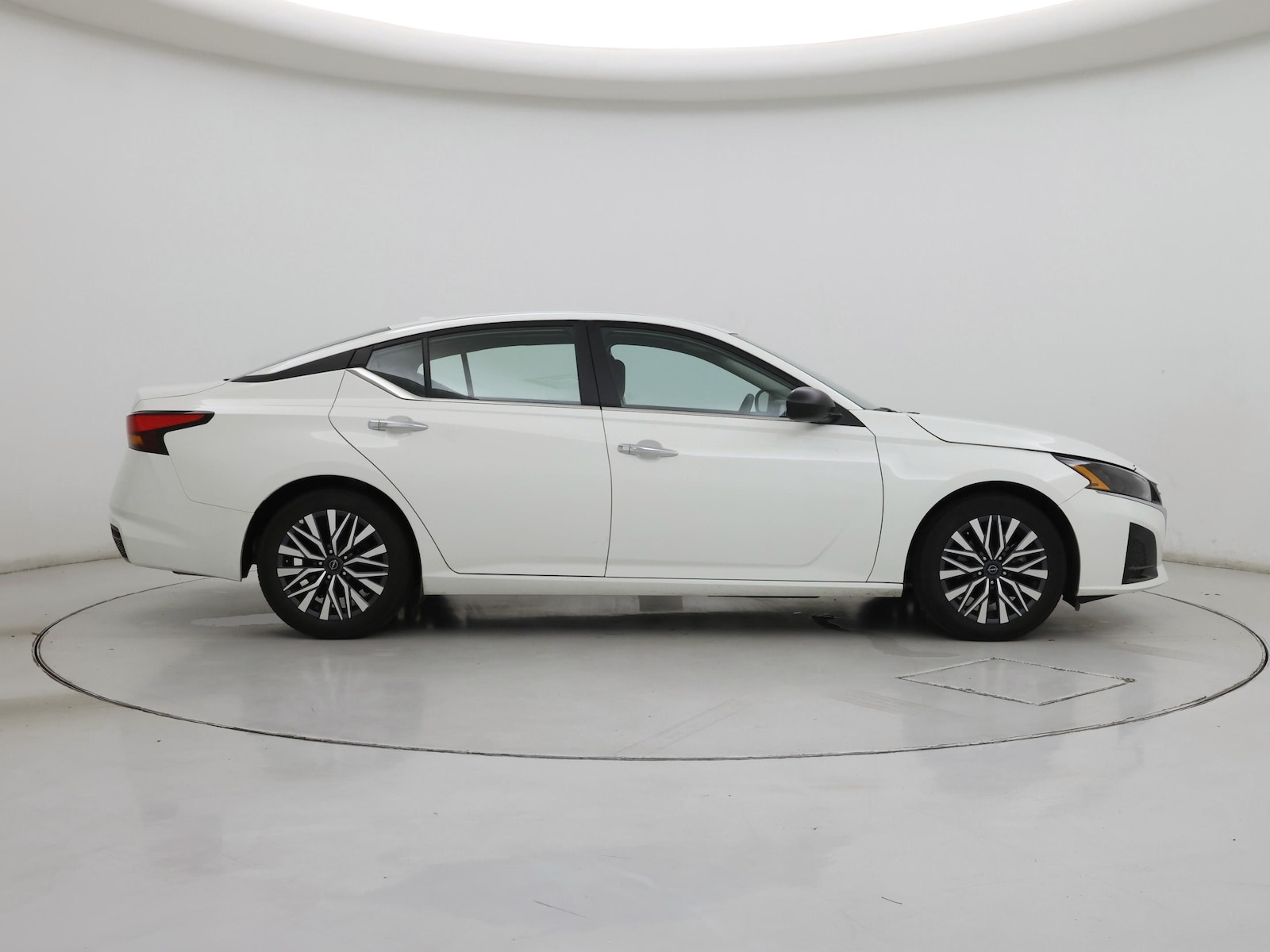 2025 Nissan Altima SV - Photo 8
