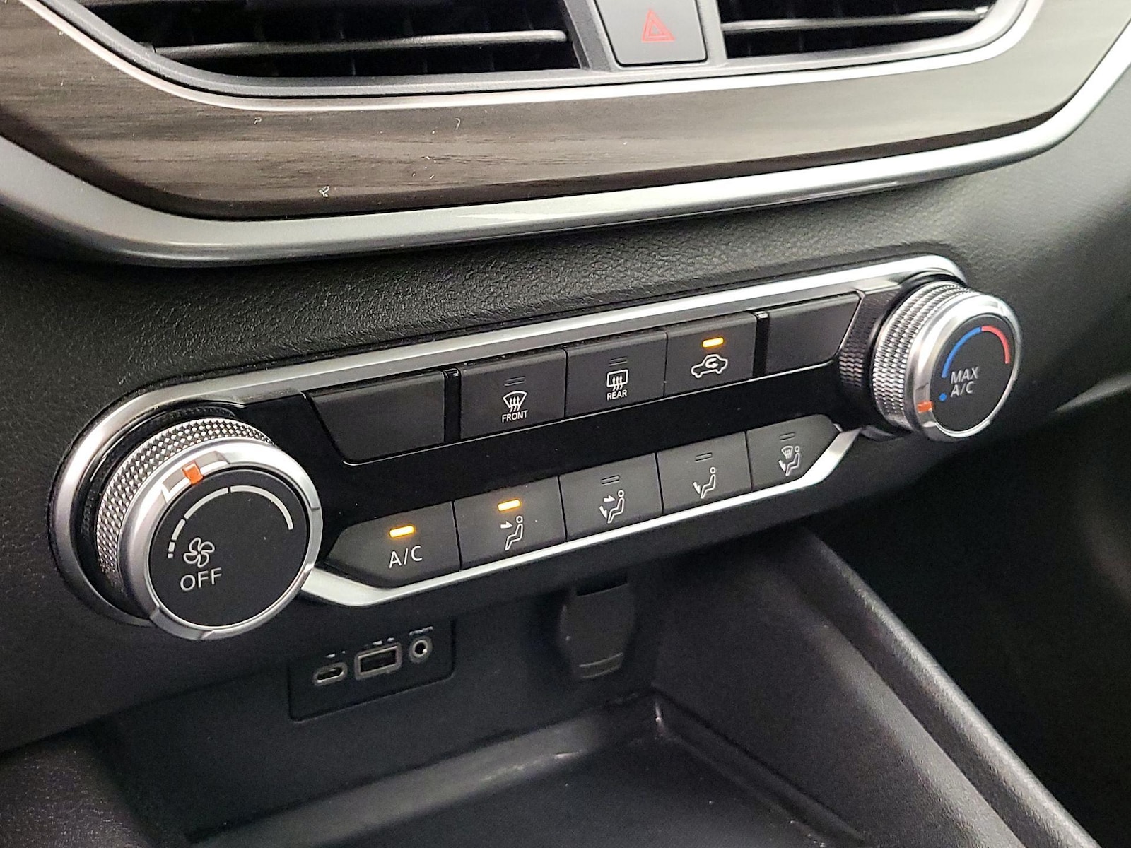 2025 Nissan Altima SV - Photo 17