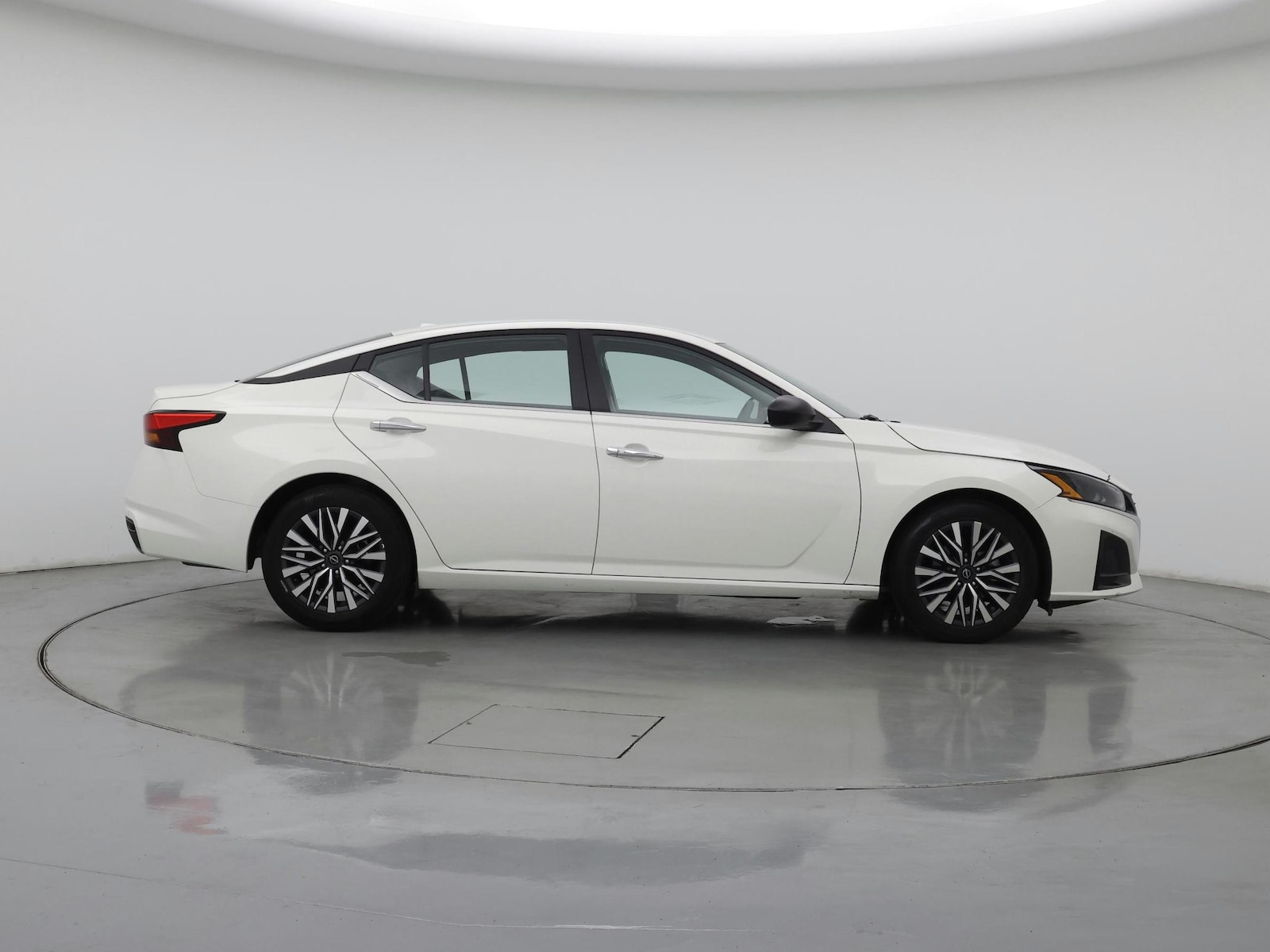 2025 Nissan Altima SV - Photo 8