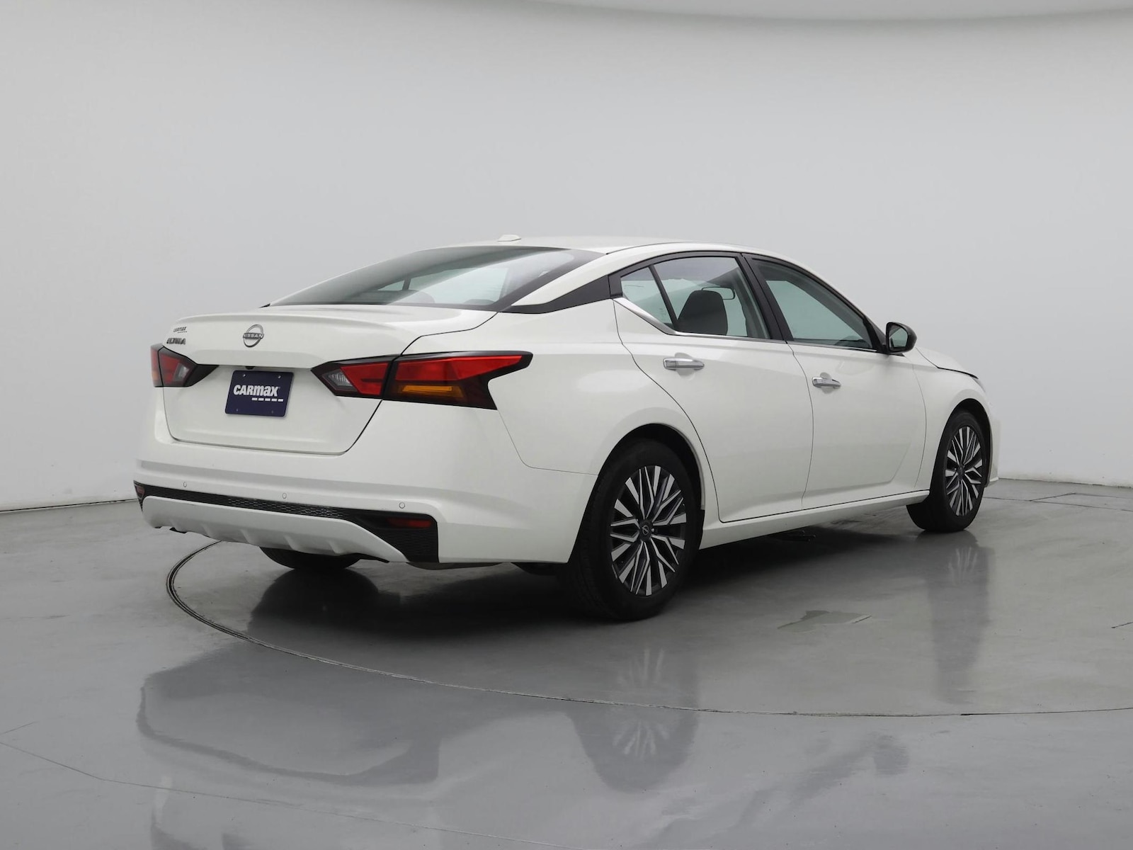 2025 Nissan Altima SV - Photo 9