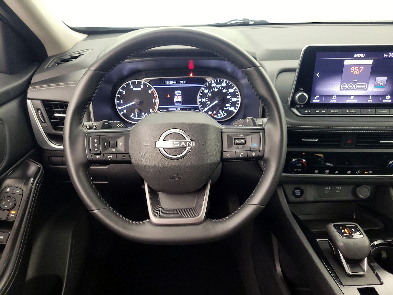 2025 Nissan Rogue SV - Photo 11