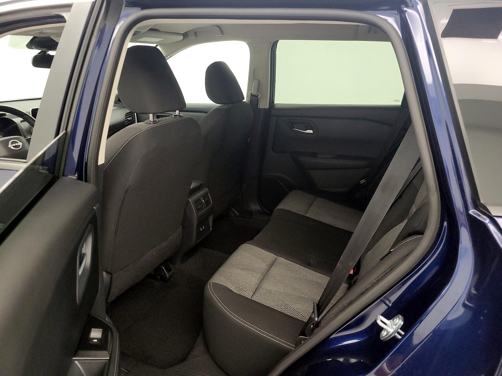 2025 Nissan Rogue SV - Photo 19