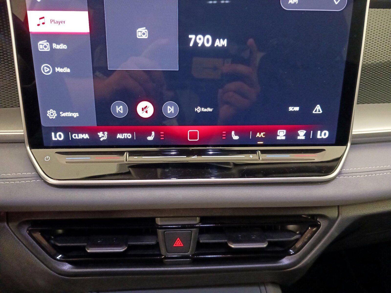 2026 Volkswagen Tiguan SE - Photo 17