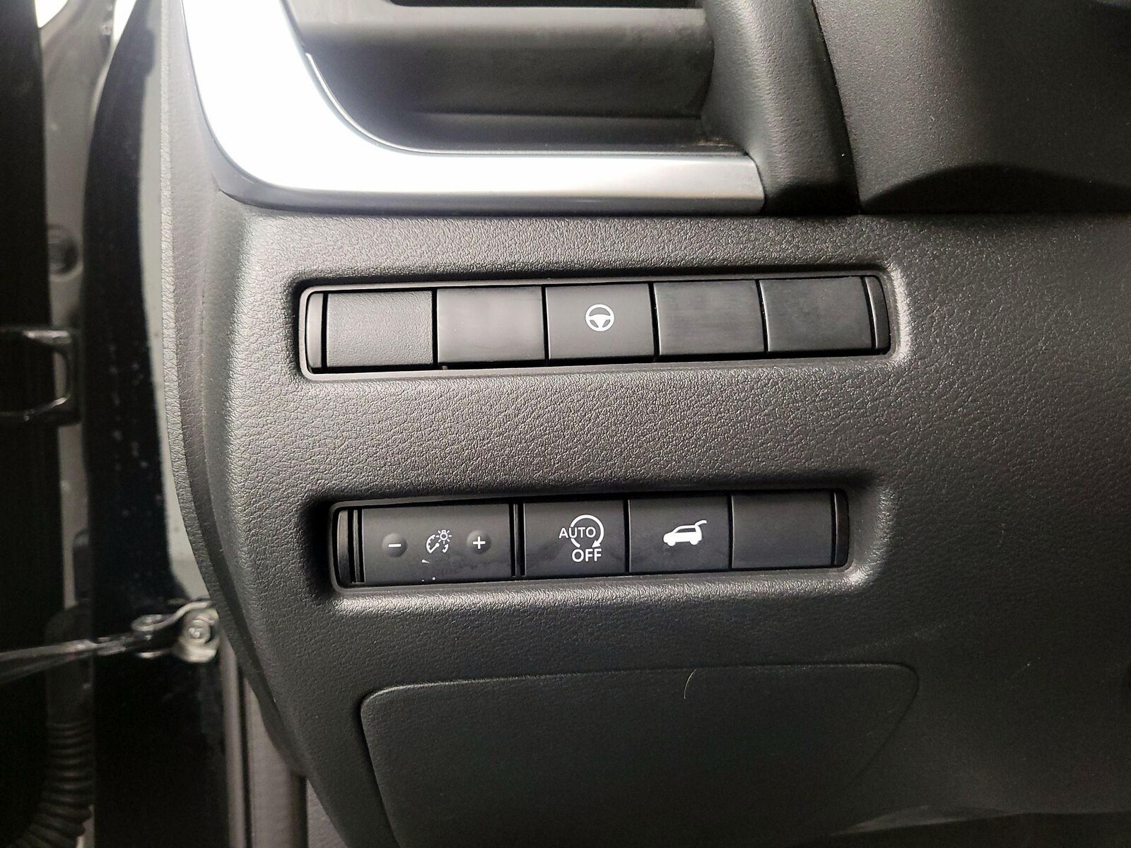 2025 Nissan Rogue SV - Photo 14