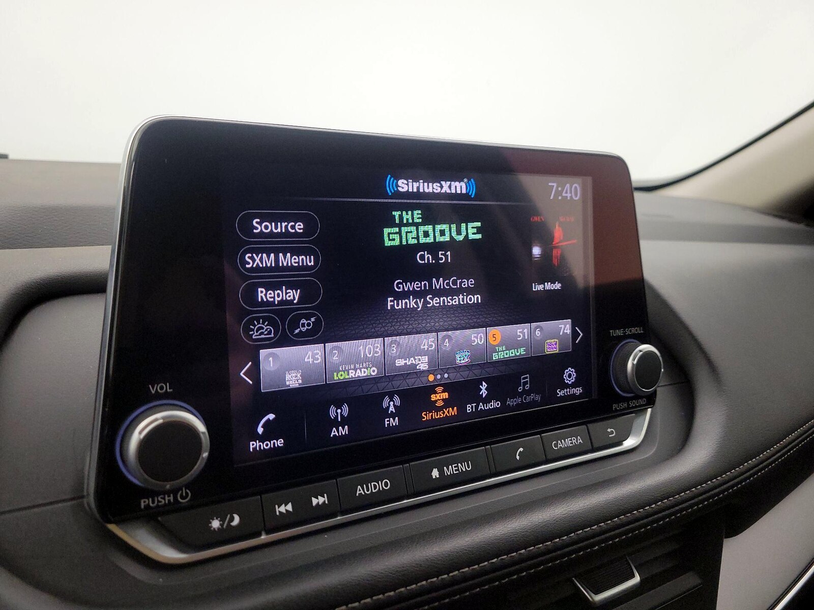 2025 Nissan Rogue SV - Photo 16