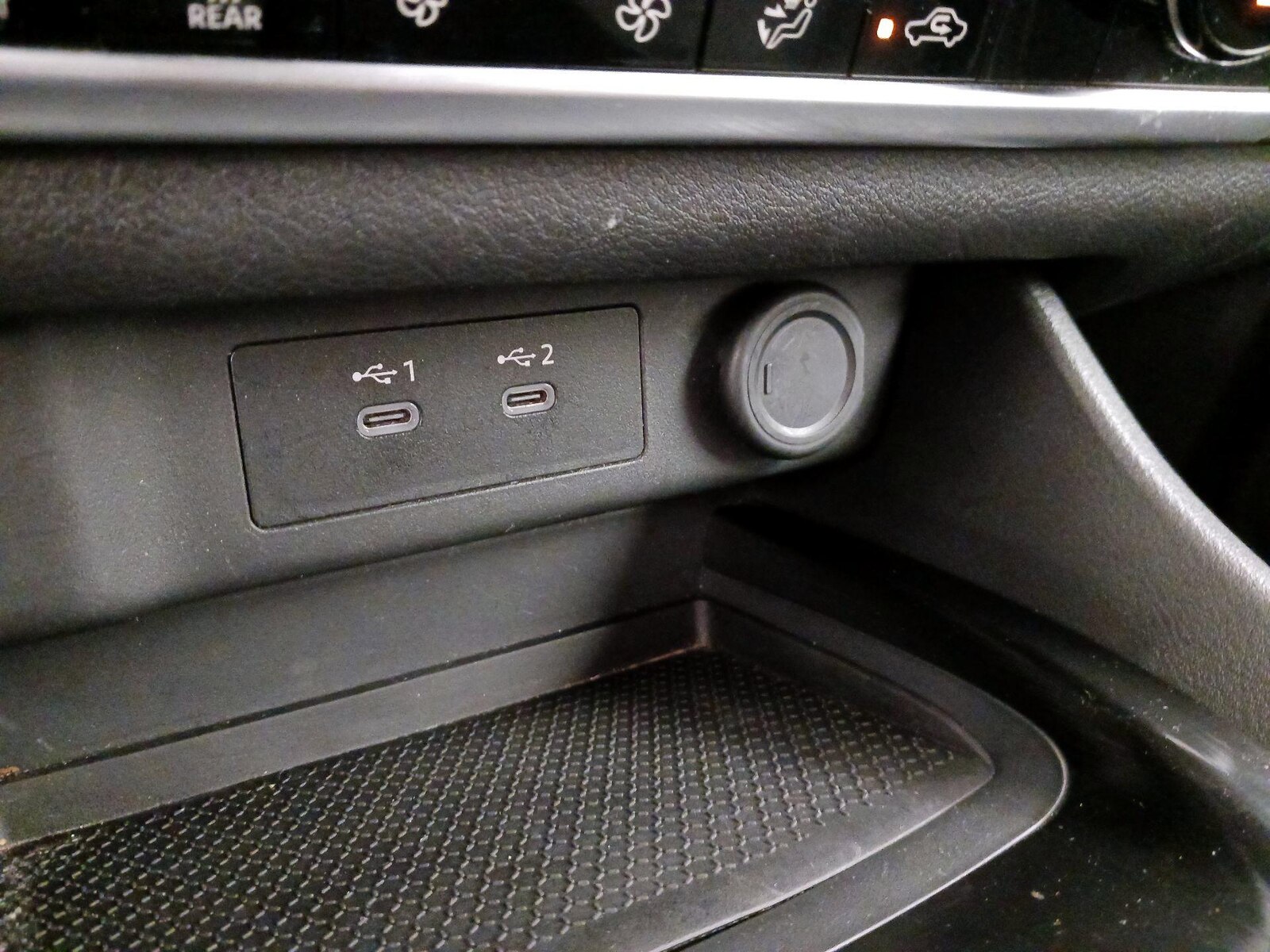 2025 Nissan Rogue SV - Photo 19