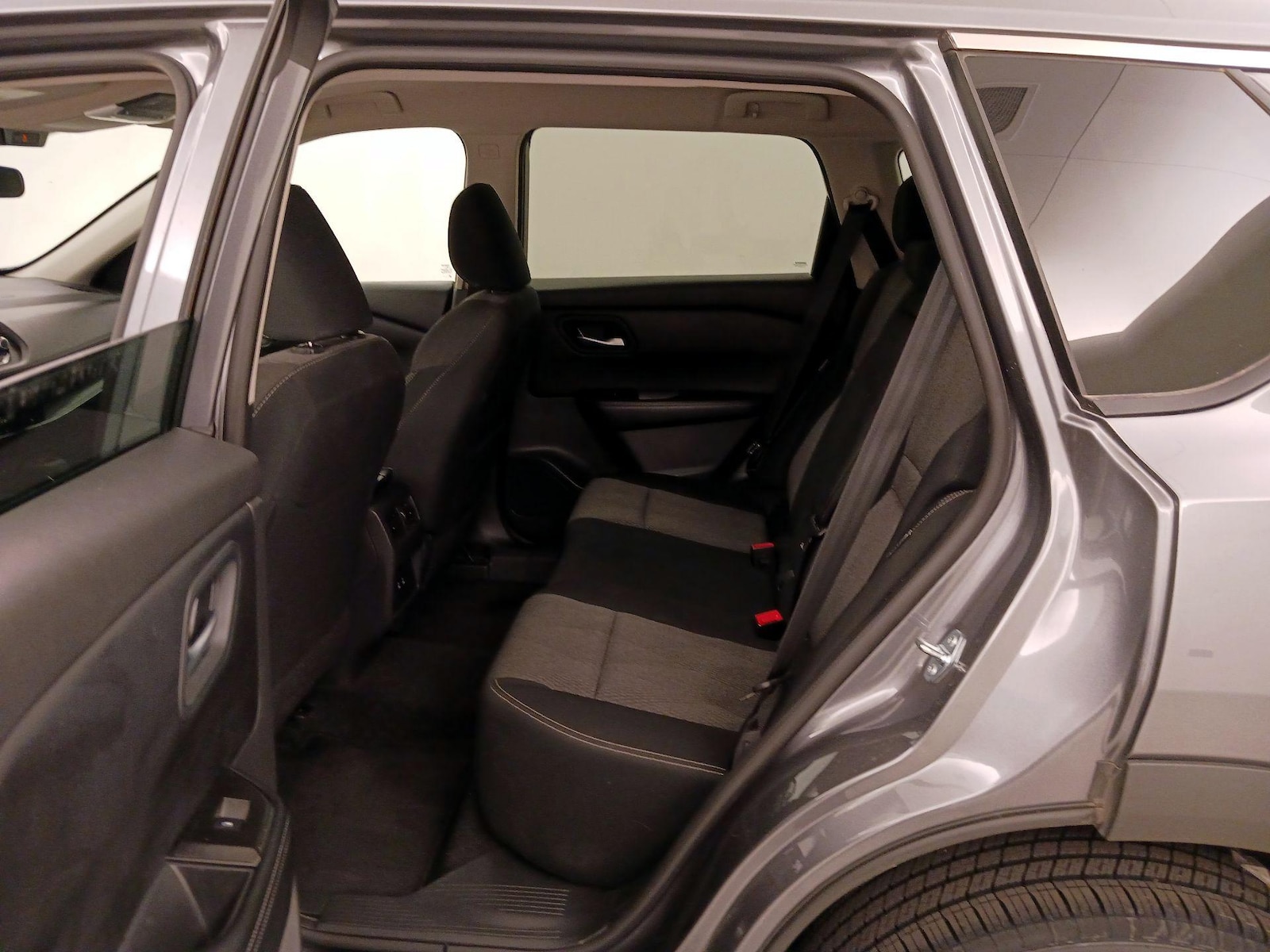 2025 Nissan Rogue SV - Photo 20