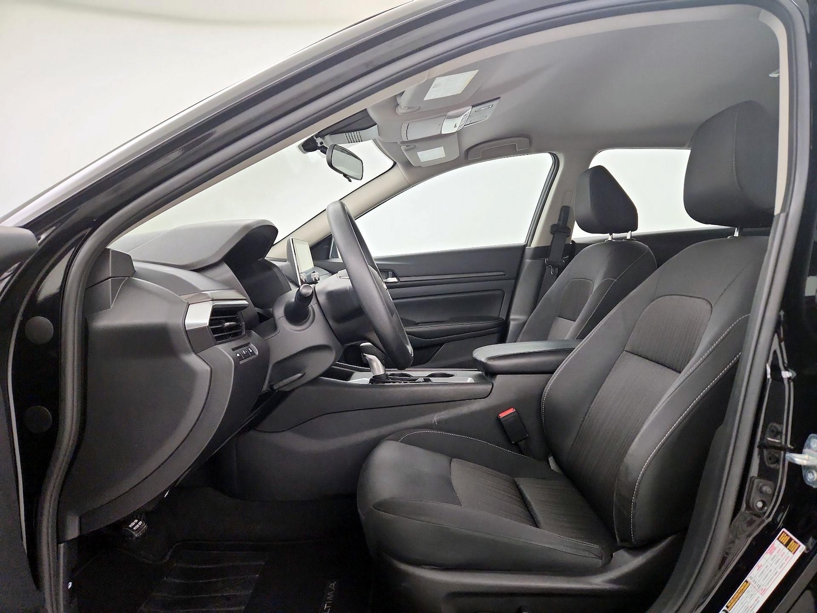 2025 Nissan Altima SV - Photo 10