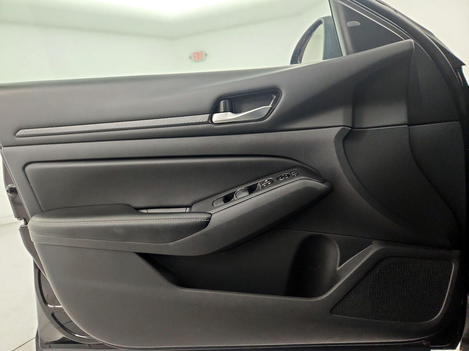 2025 Nissan Altima SV - Photo 11