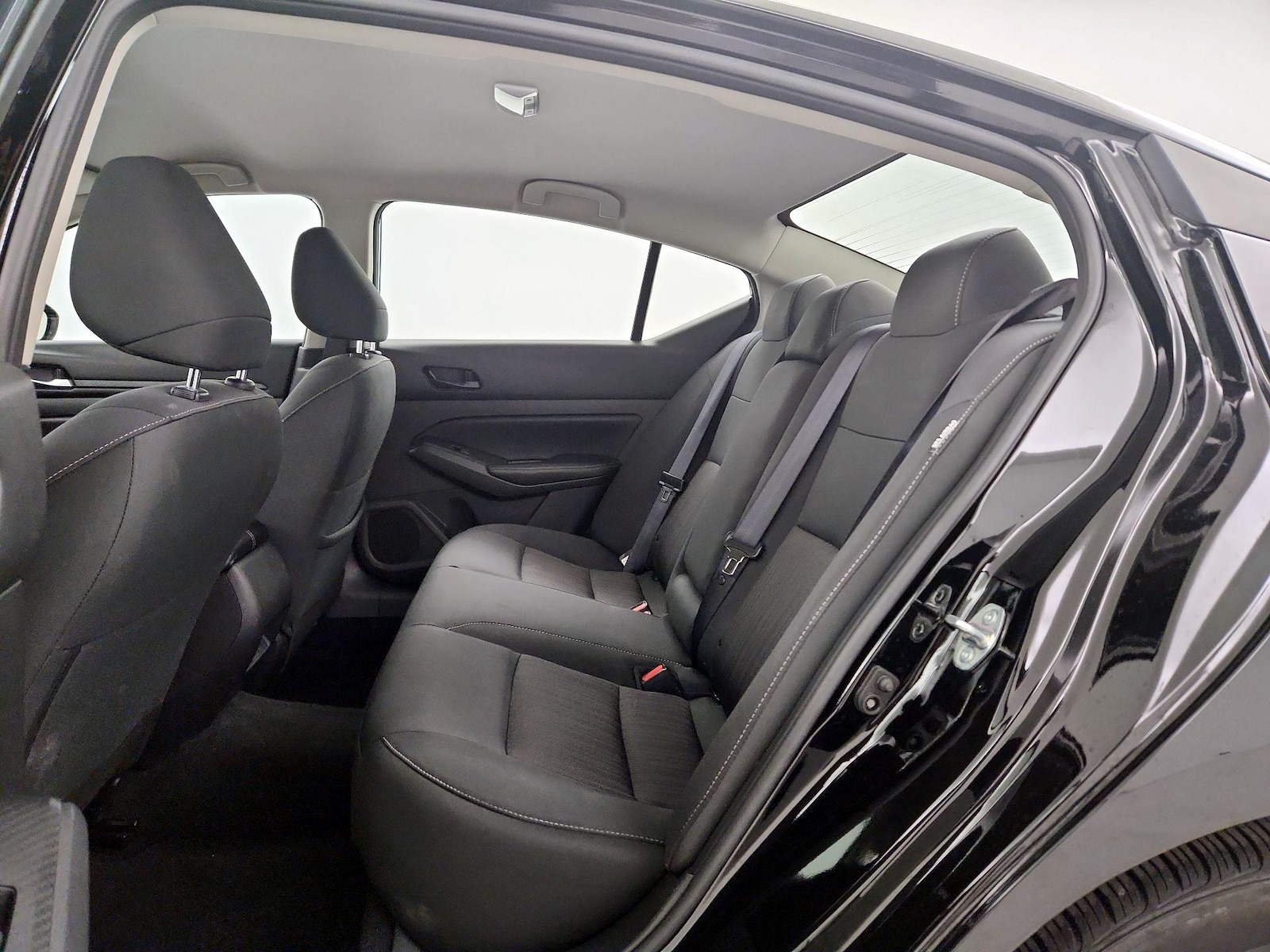 2025 Nissan Altima SV - Photo 18