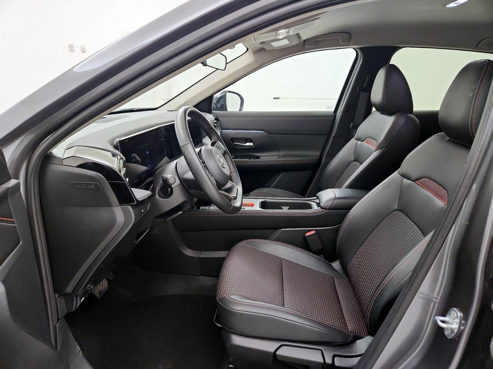 2026 Nissan KICKS SR AWD - Photo 12