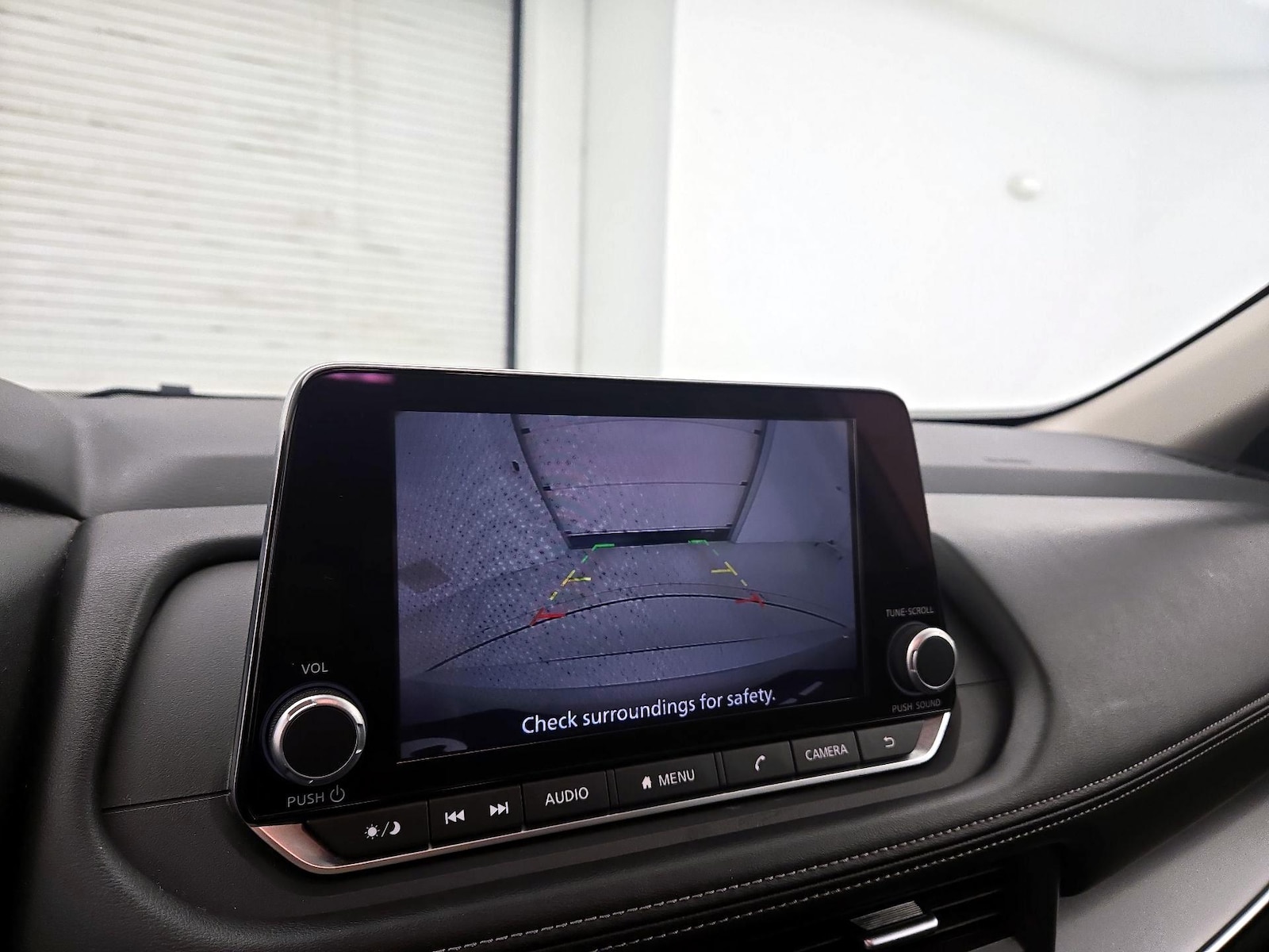 2025 Nissan Rogue SV - Photo 15