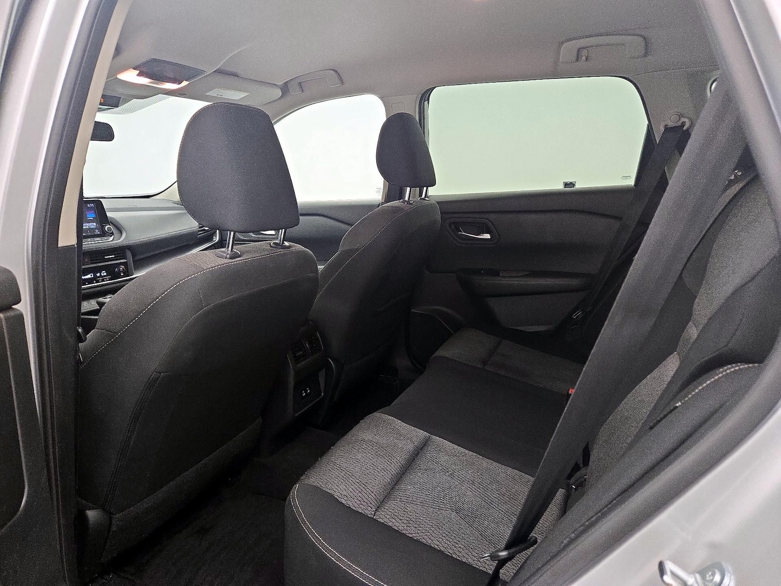 2025 Nissan Rogue SV - Photo 20