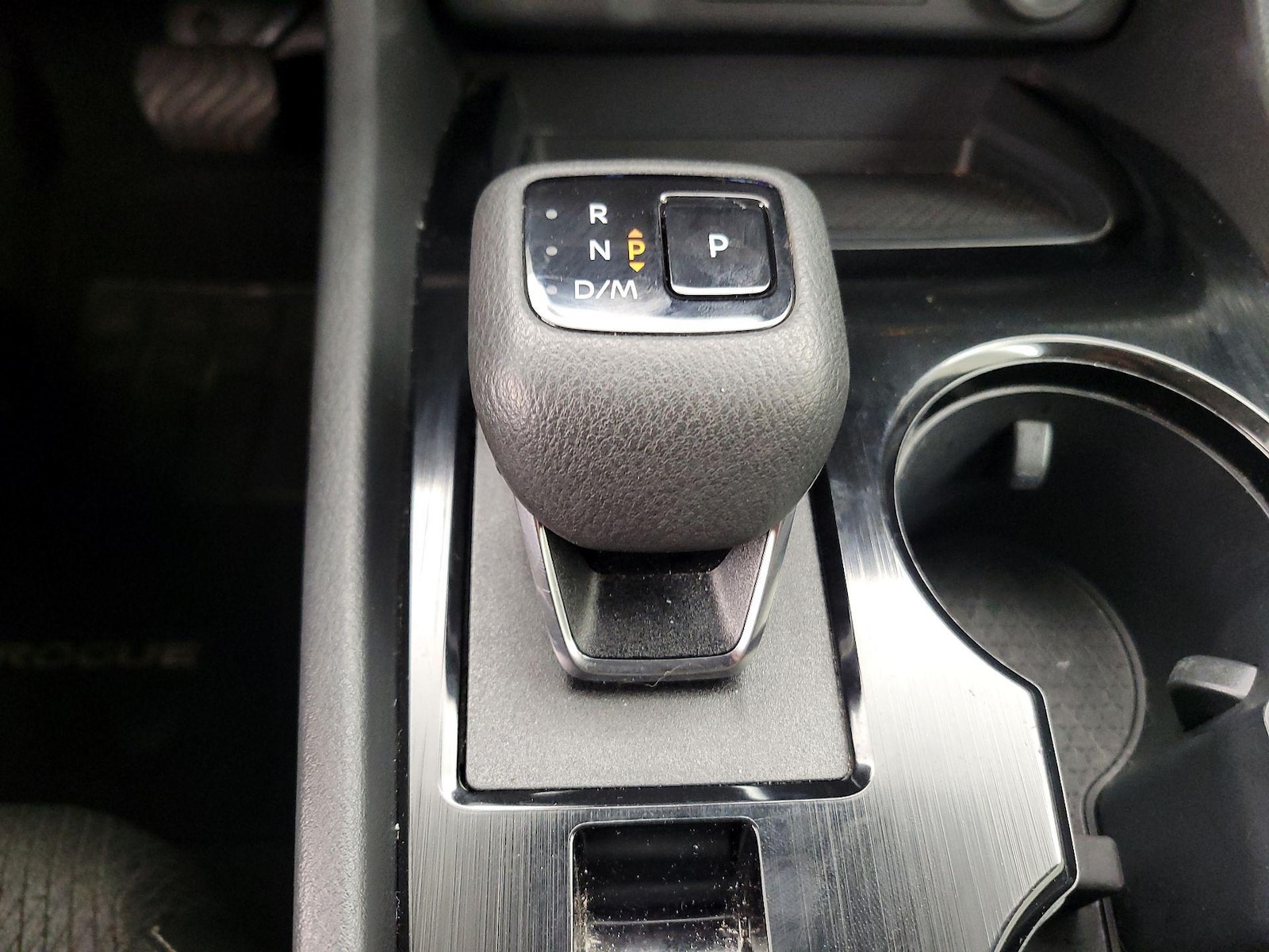 2025 Nissan Rogue SV - Photo 9