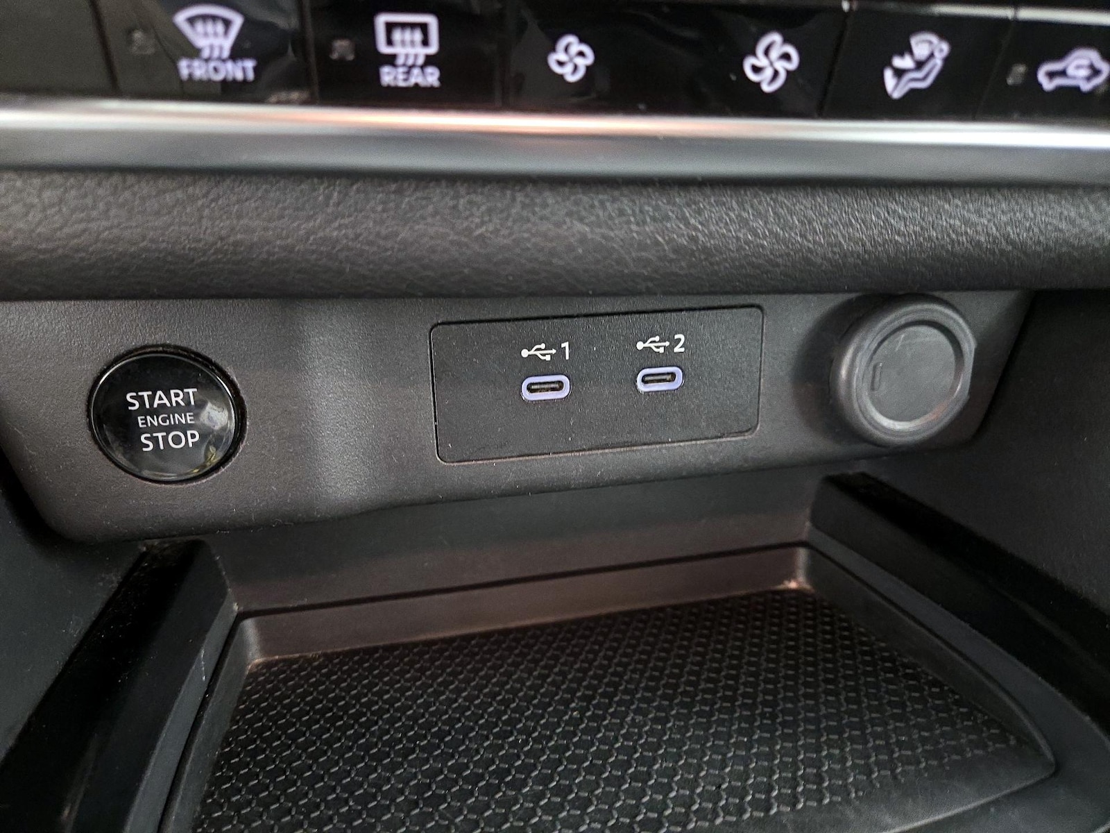 2025 Nissan Rogue SV - Photo 19