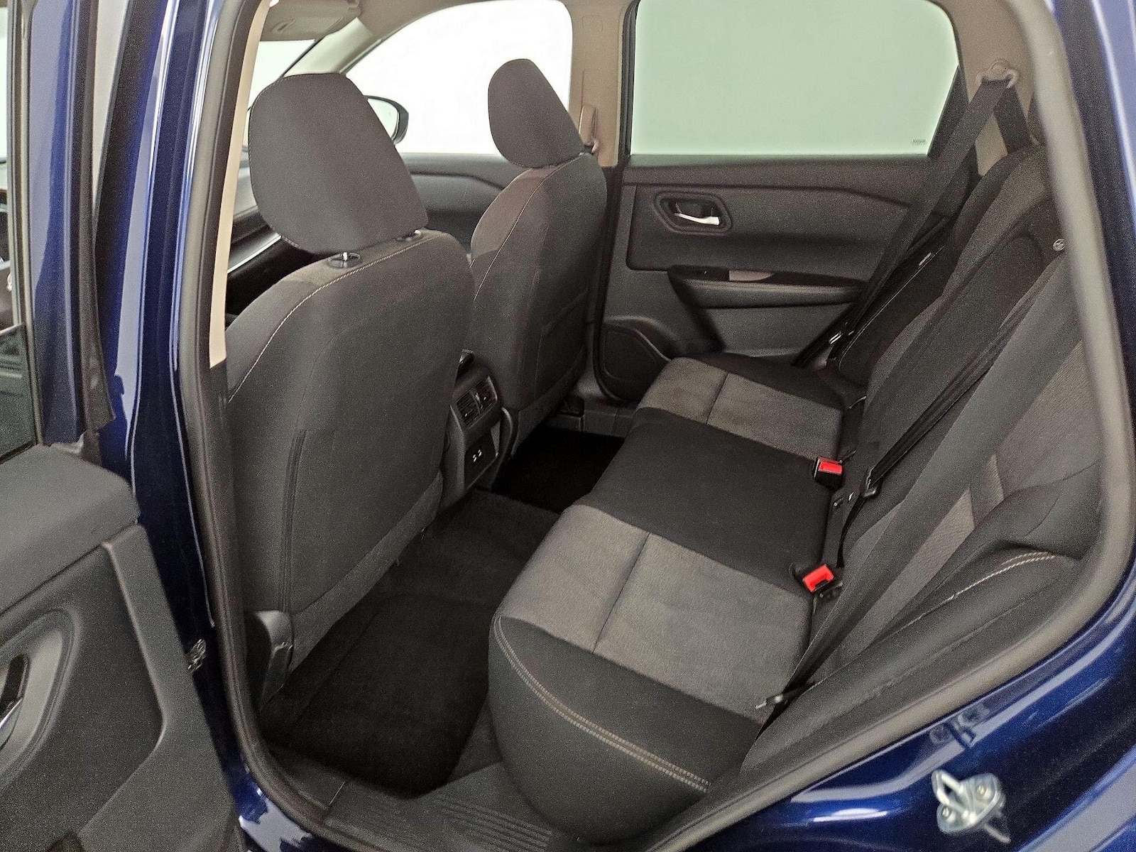 2025 Nissan Rogue SV - Photo 20