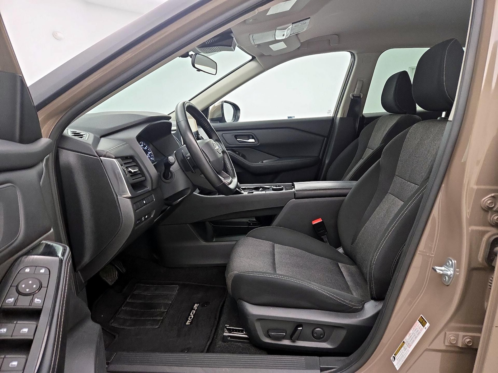 2025 Nissan Rogue SV - Photo 12