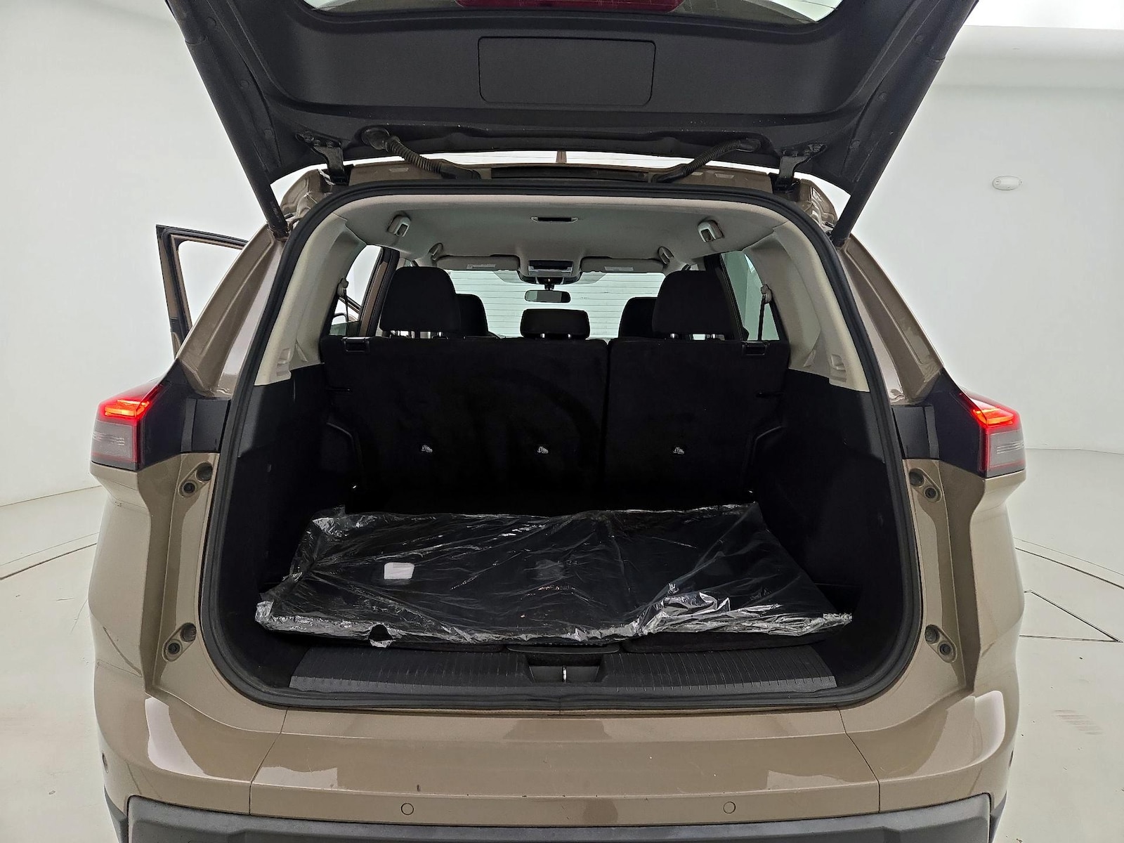 2025 Nissan Rogue SV - Photo 21