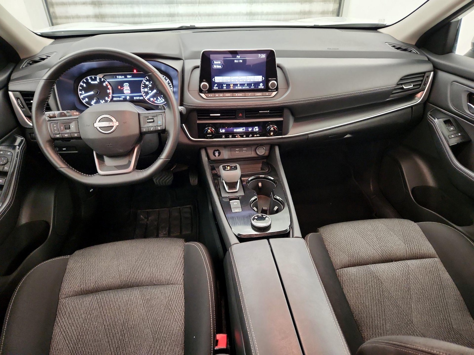 2025 Nissan Rogue SV - Photo 10