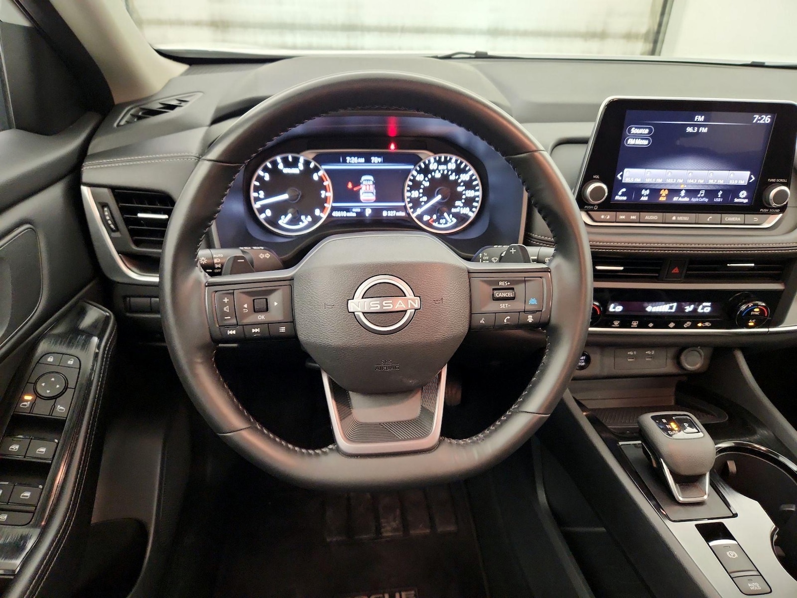 2025 Nissan Rogue SV - Photo 11