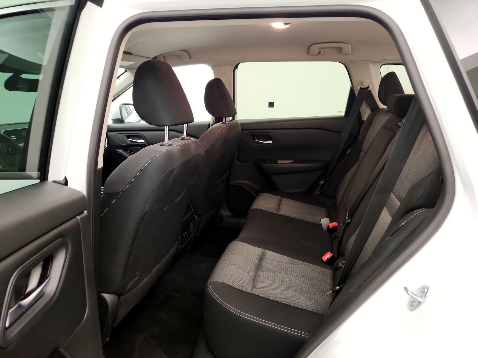 2025 Nissan Rogue SV - Photo 20