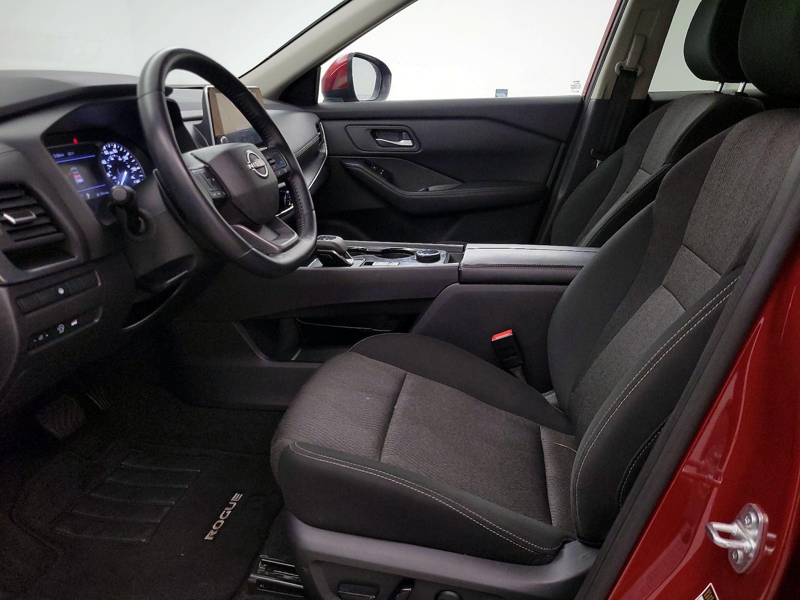 2025 Nissan Rogue SV - Photo 12