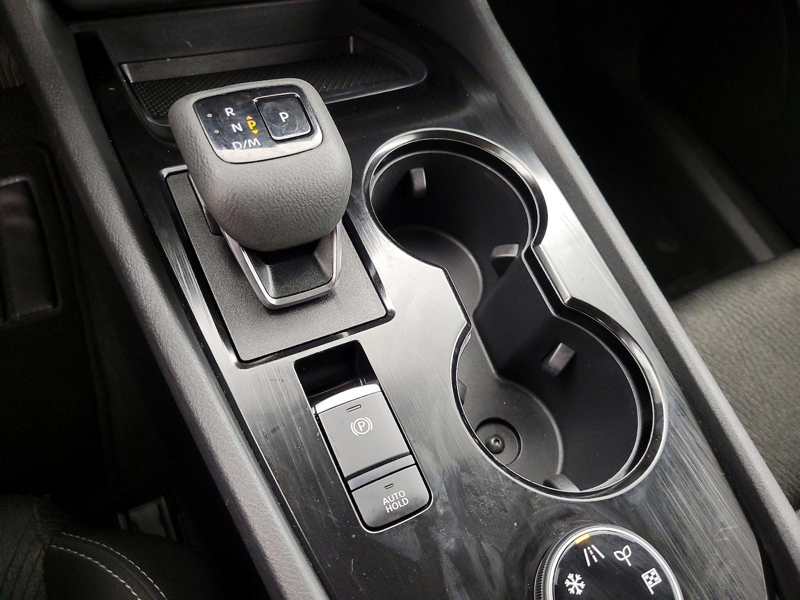 2025 Nissan Rogue SV - Photo 18