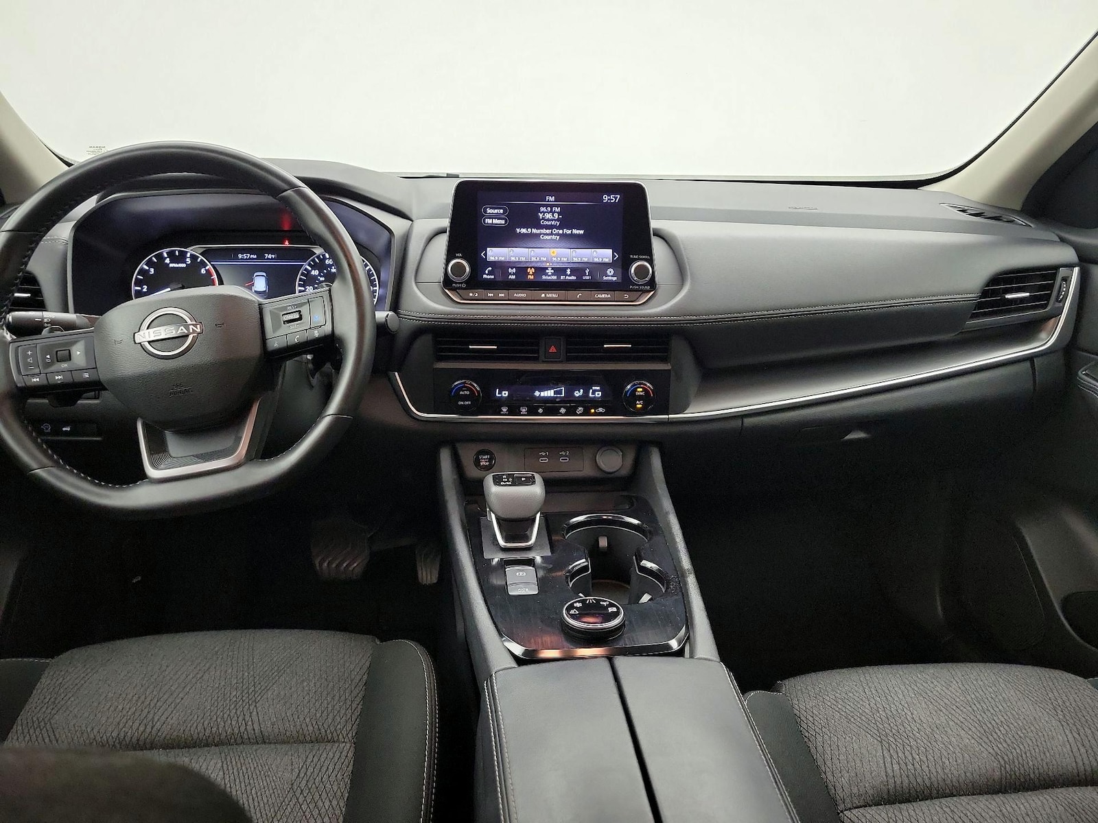 2025 Nissan Rogue SV - Photo 10