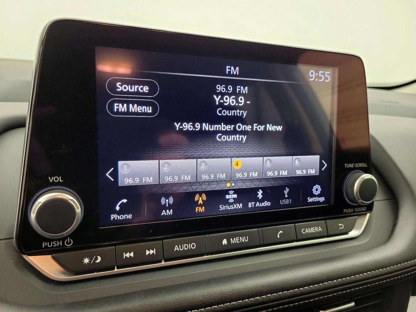 2025 Nissan Rogue SV - Photo 16