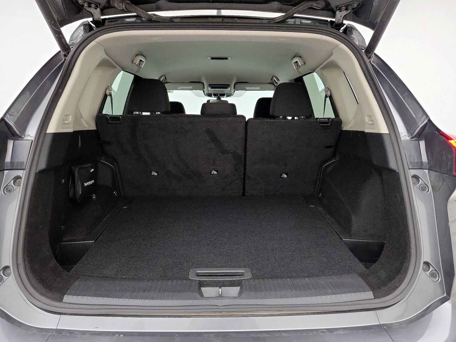 2025 Nissan Rogue SV - Photo 21