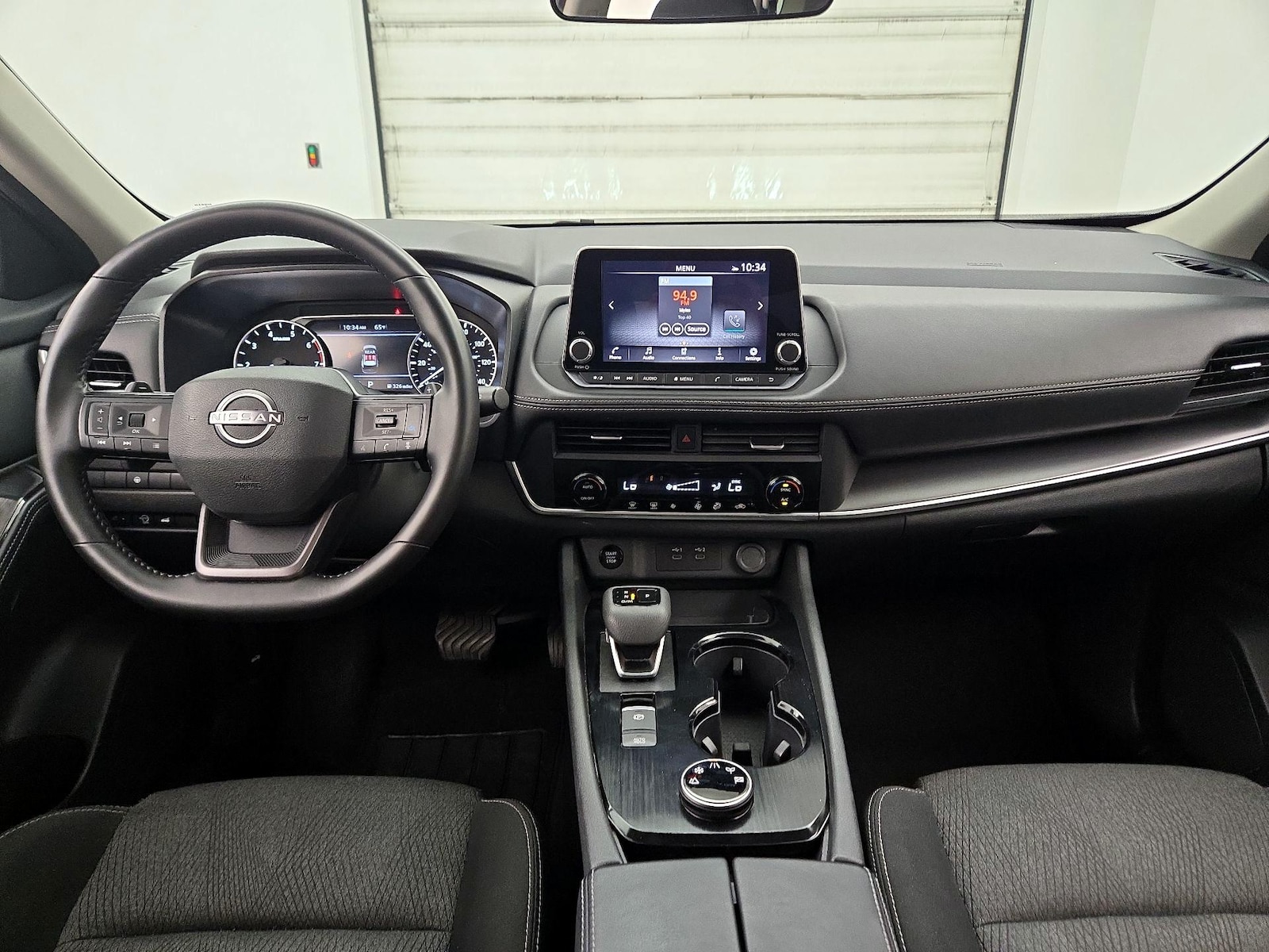 2025 Nissan Rogue SV - Photo 10