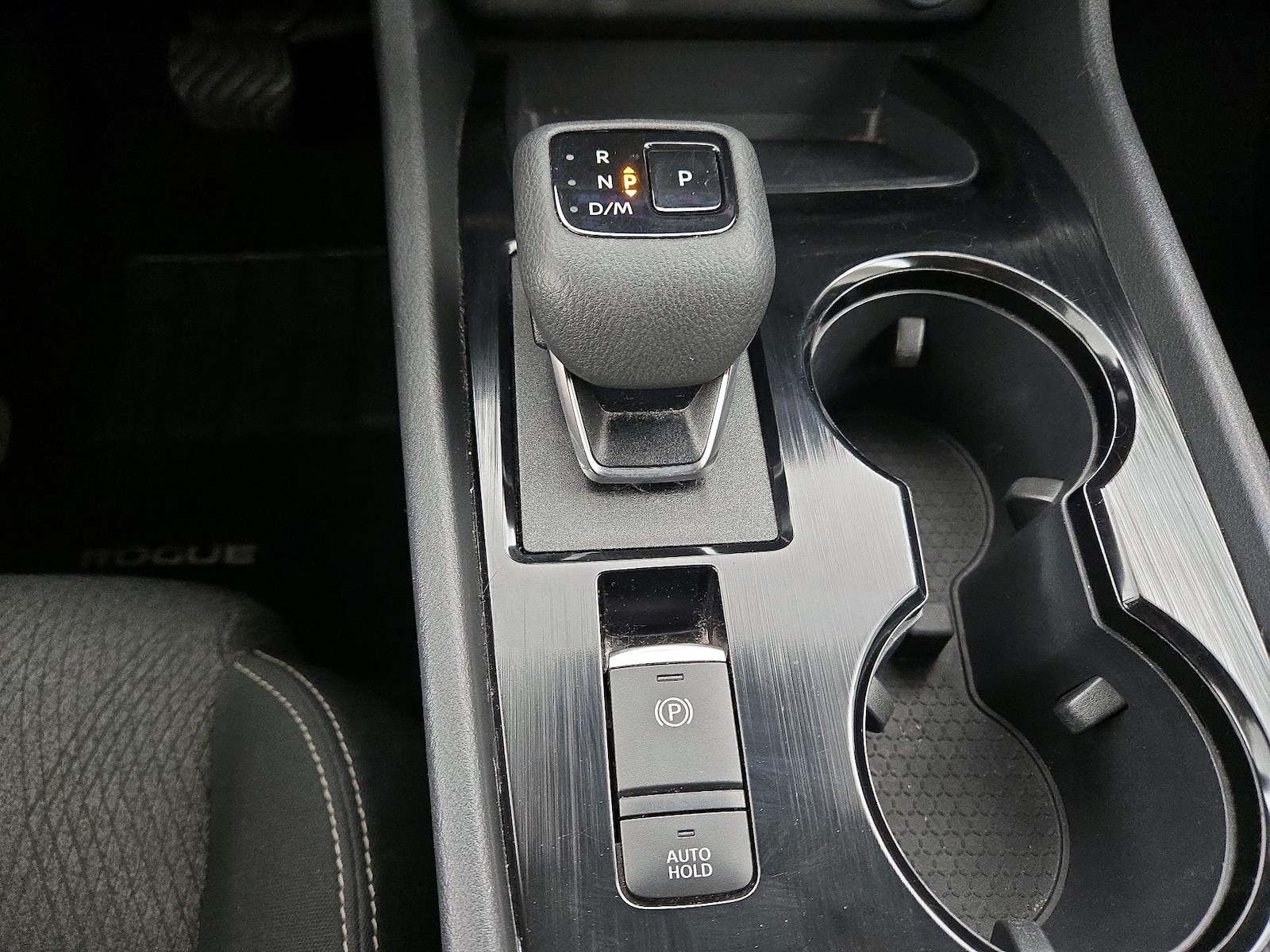 2025 Nissan Rogue SV - Photo 18