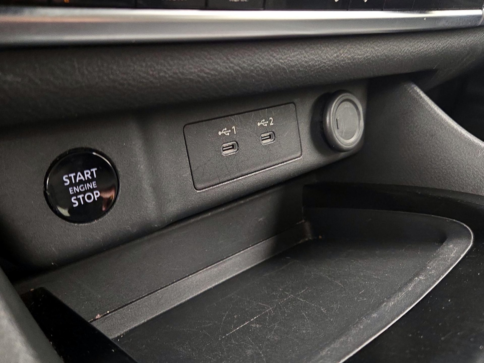 2025 Nissan Rogue SV - Photo 19