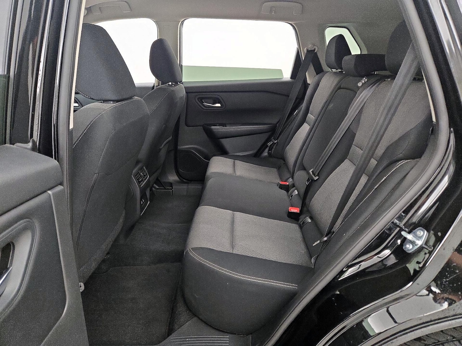 2025 Nissan Rogue SV - Photo 20