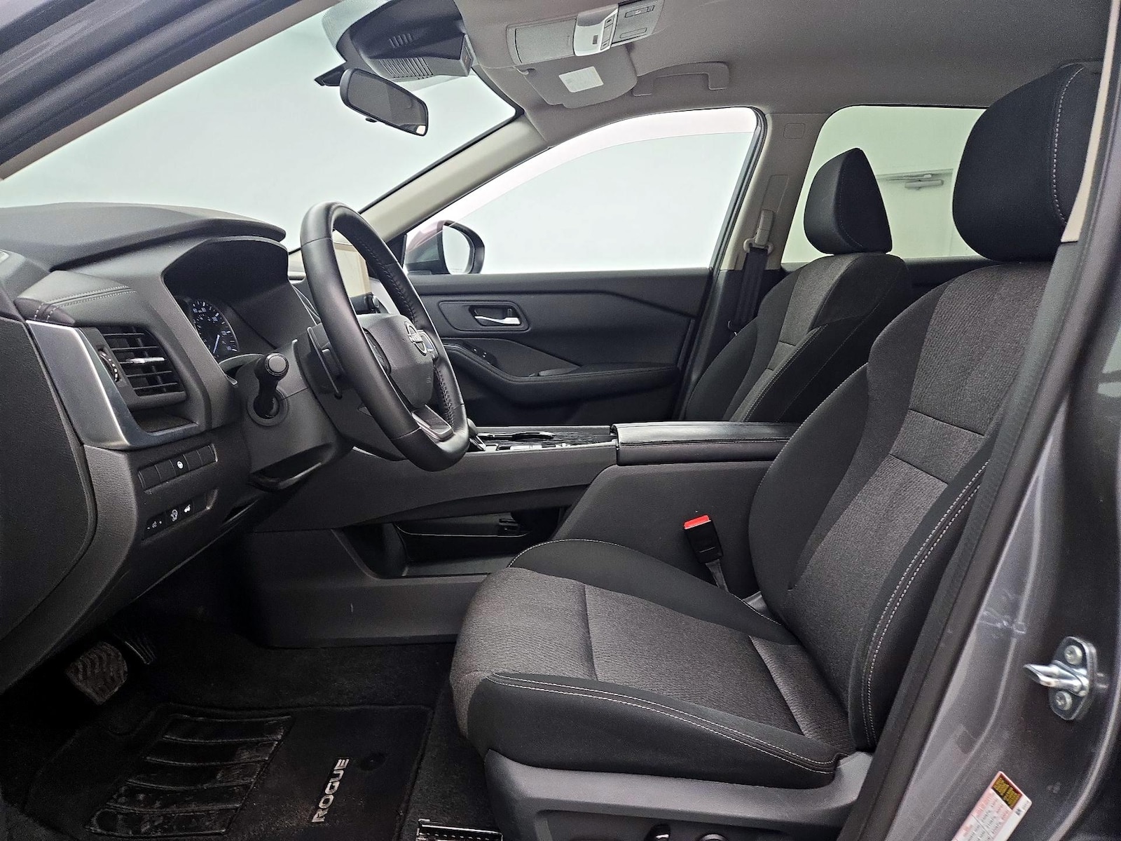 2025 Nissan Rogue SV - Photo 12