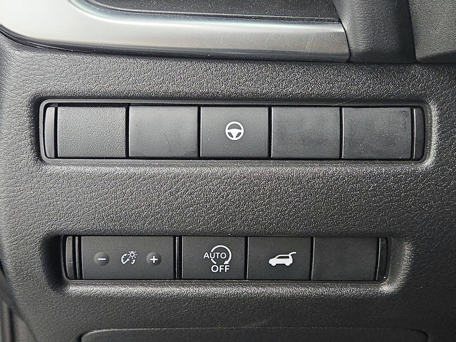 2025 Nissan Rogue SV - Photo 14