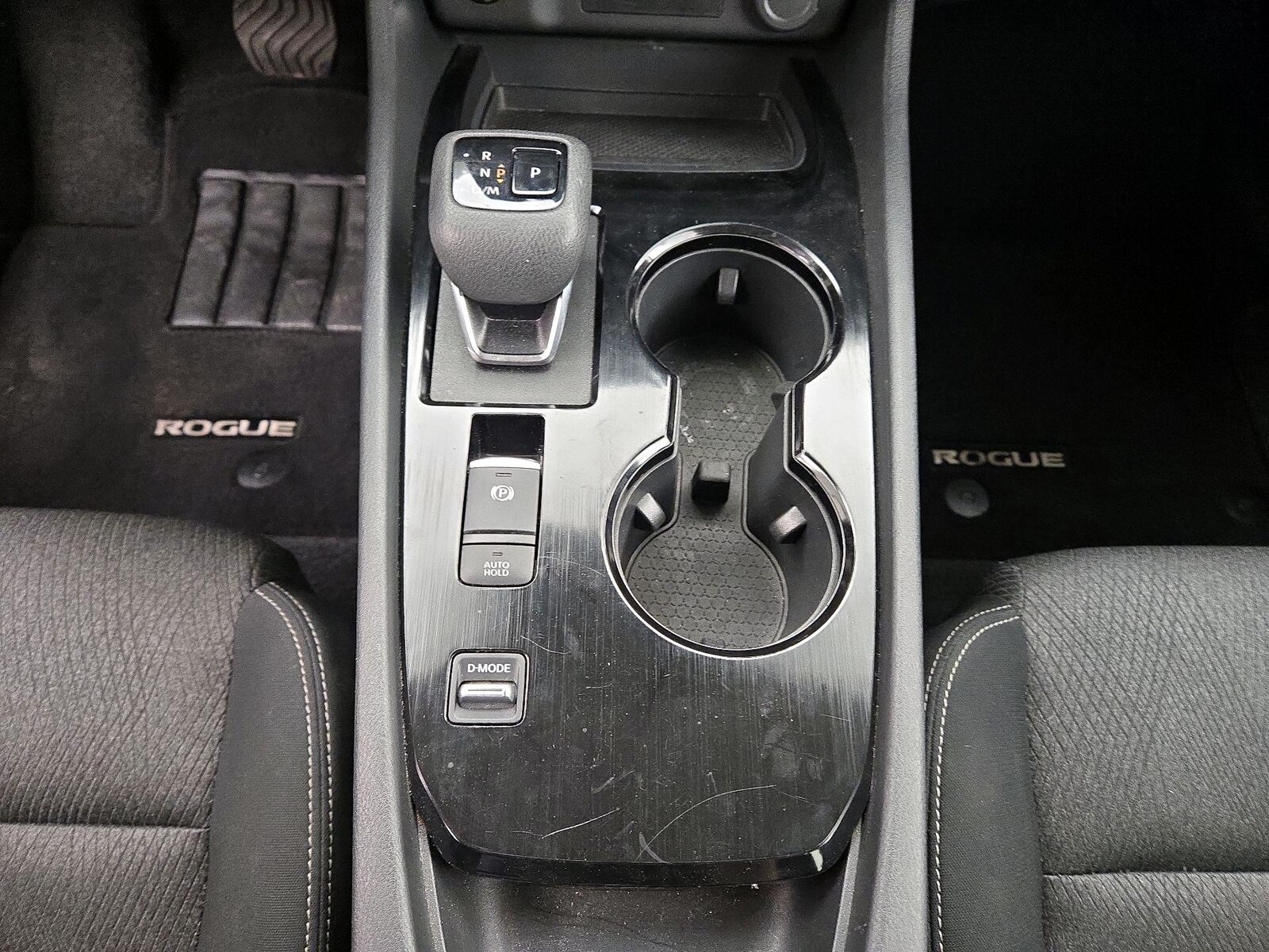 2025 Nissan Rogue SV - Photo 18