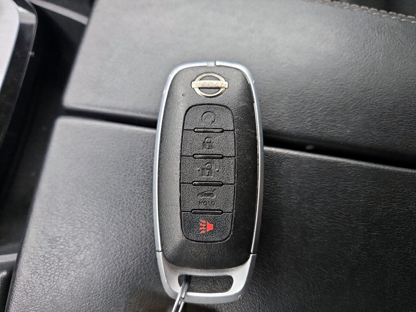 2025 Nissan Rogue SV - Photo 23