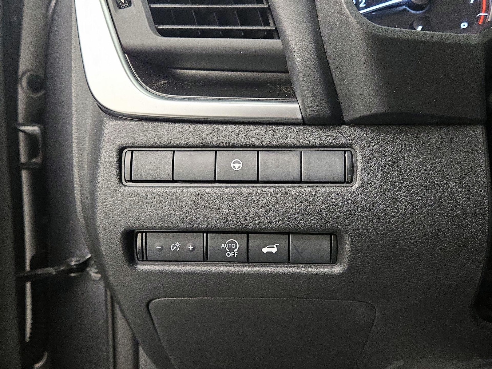 2025 Nissan Rogue SV - Photo 14