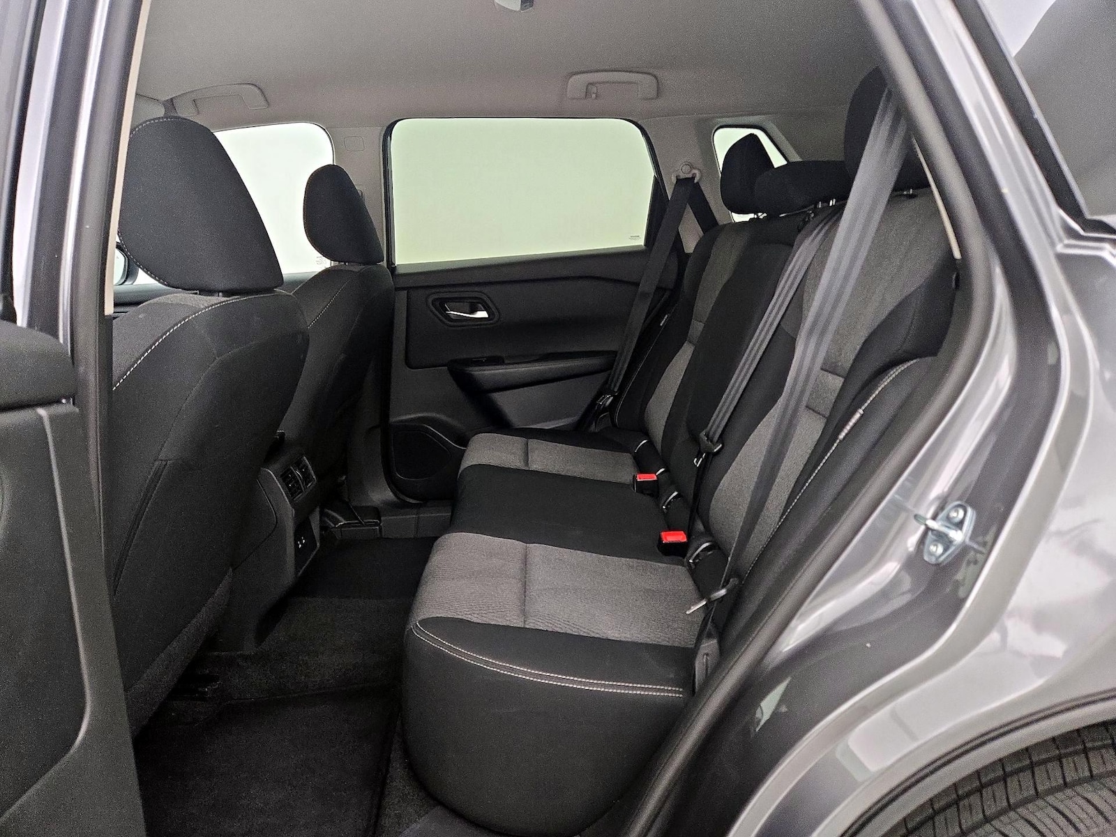 2025 Nissan Rogue SV - Photo 20