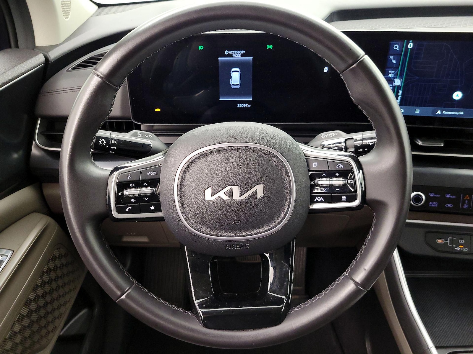 2025 Kia Carnival LXS - Photo 11