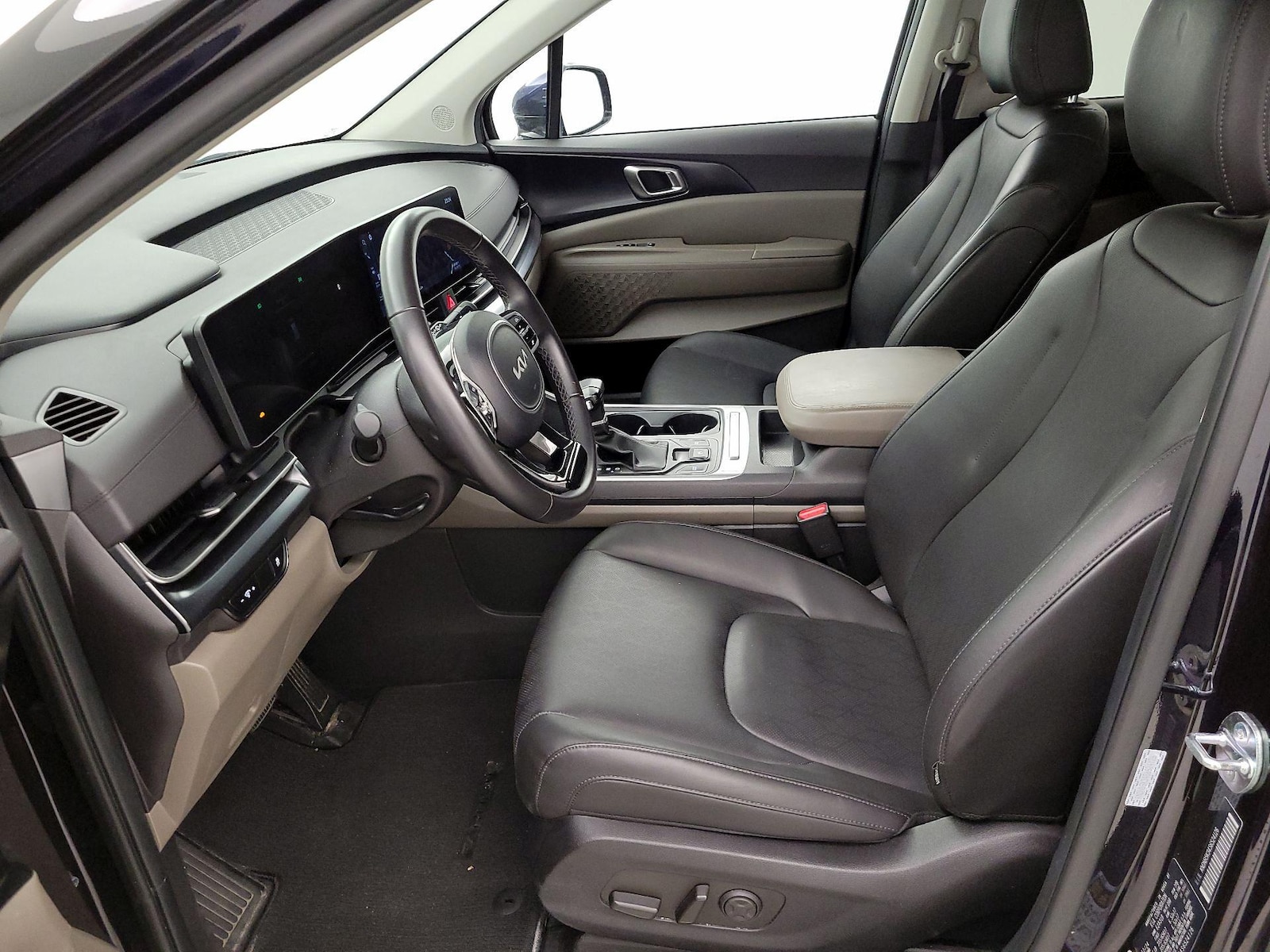 2025 Kia Carnival LXS - Photo 12