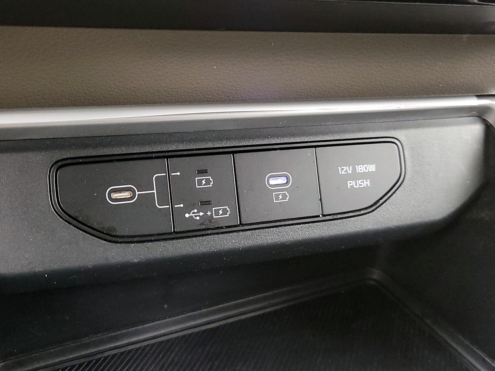 2025 Kia Carnival LXS - Photo 20