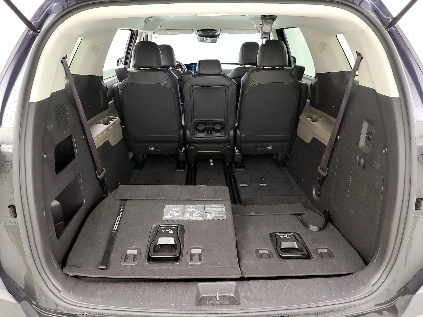 2025 Kia Carnival LXS - Photo 24