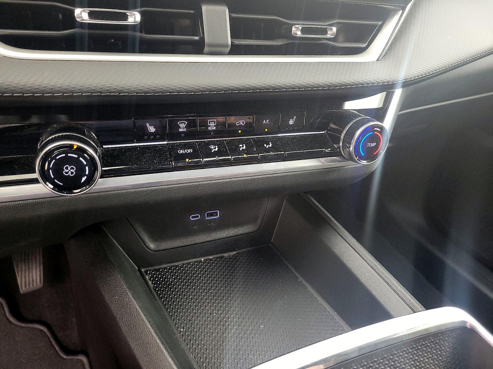 2026 Chevrolet Equinox LT - Photo 18